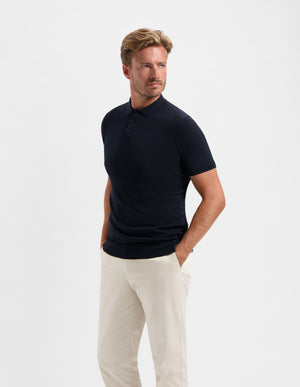https://content.storeinfo.nl/applicatie/img/18/20250223132312_1688183_VinceDarkNavyTopJpgHighres3.jpg